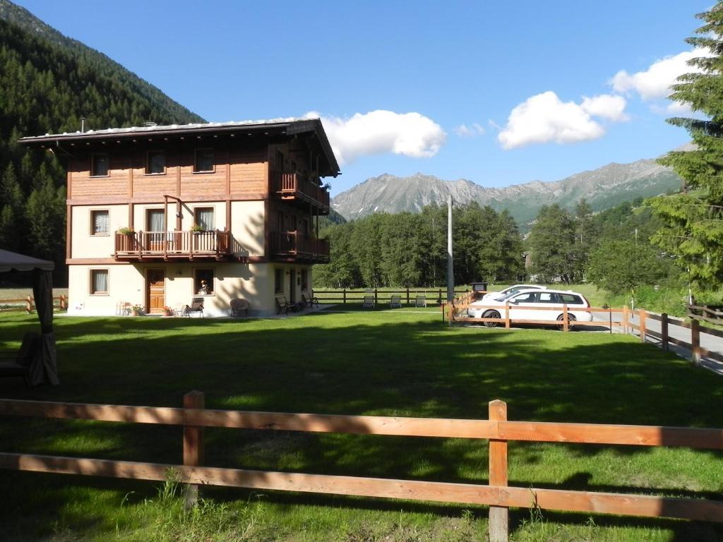 Villa Americana Chambres D'Hotes Champoluc Exterior photo