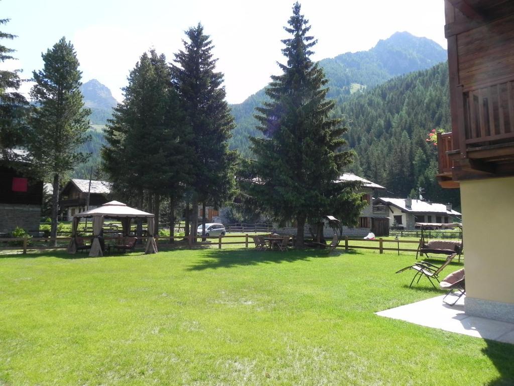 Villa Americana Chambres D'Hotes Champoluc Exterior photo