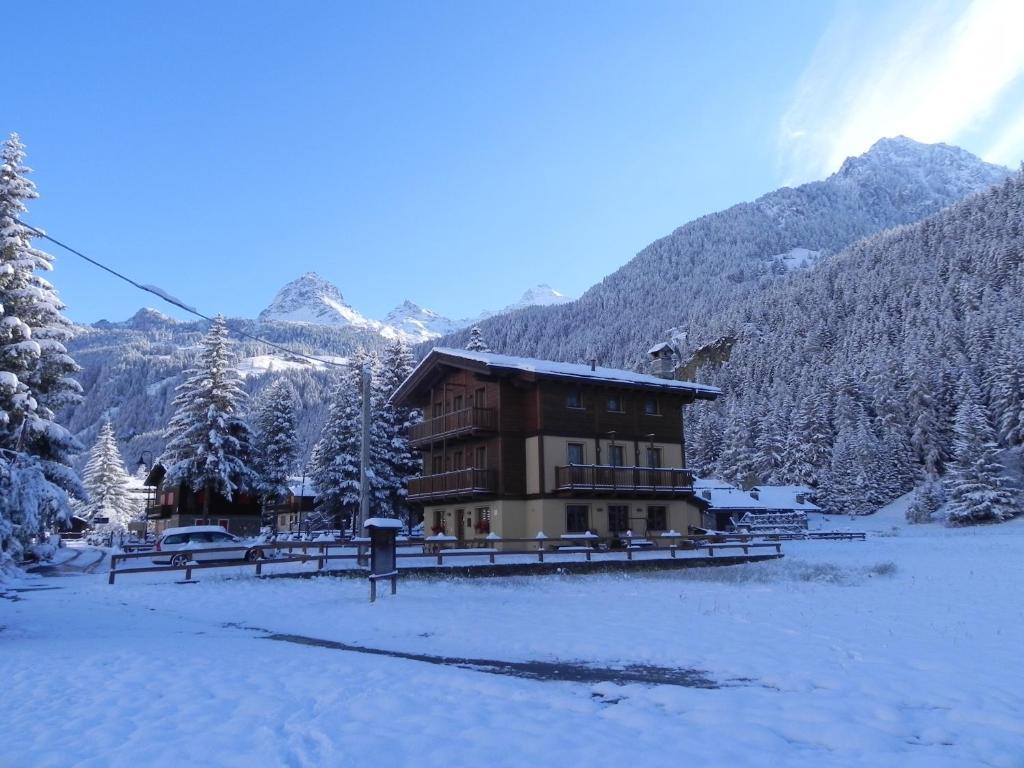 Villa Americana Chambres D'Hotes Champoluc Exterior photo