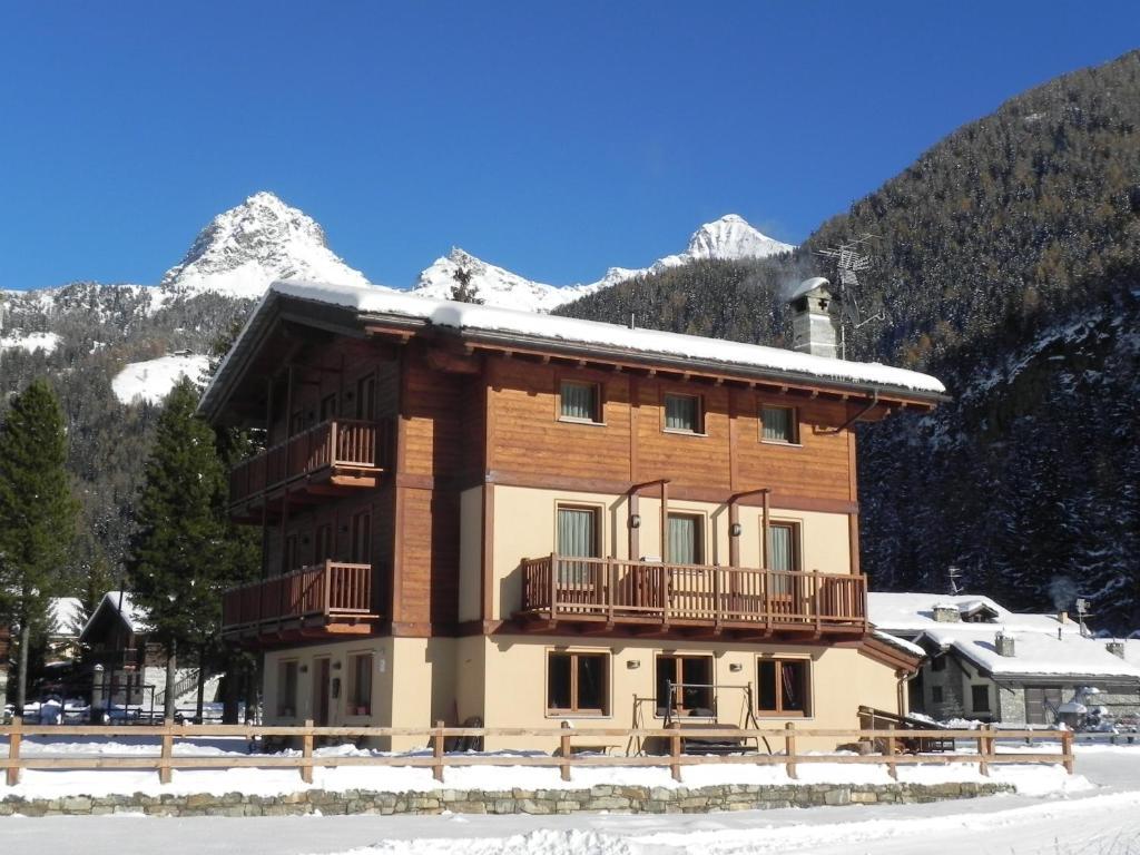 Villa Americana Chambres D'Hotes Champoluc Exterior photo